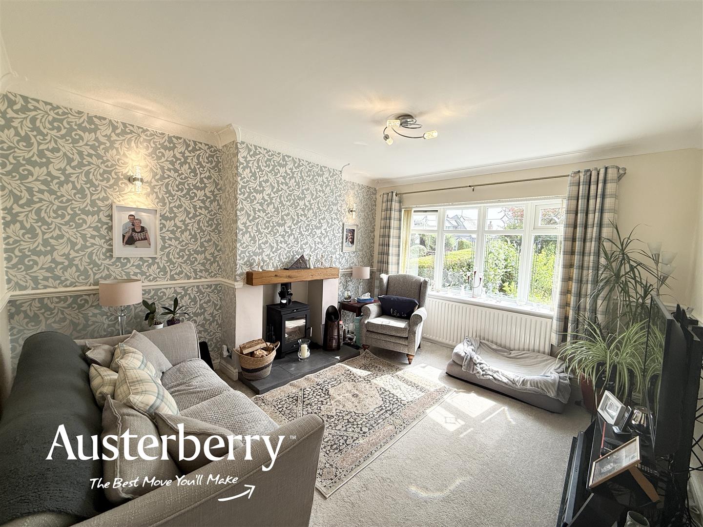 3 bed property in Ostlers Lane, Leek
